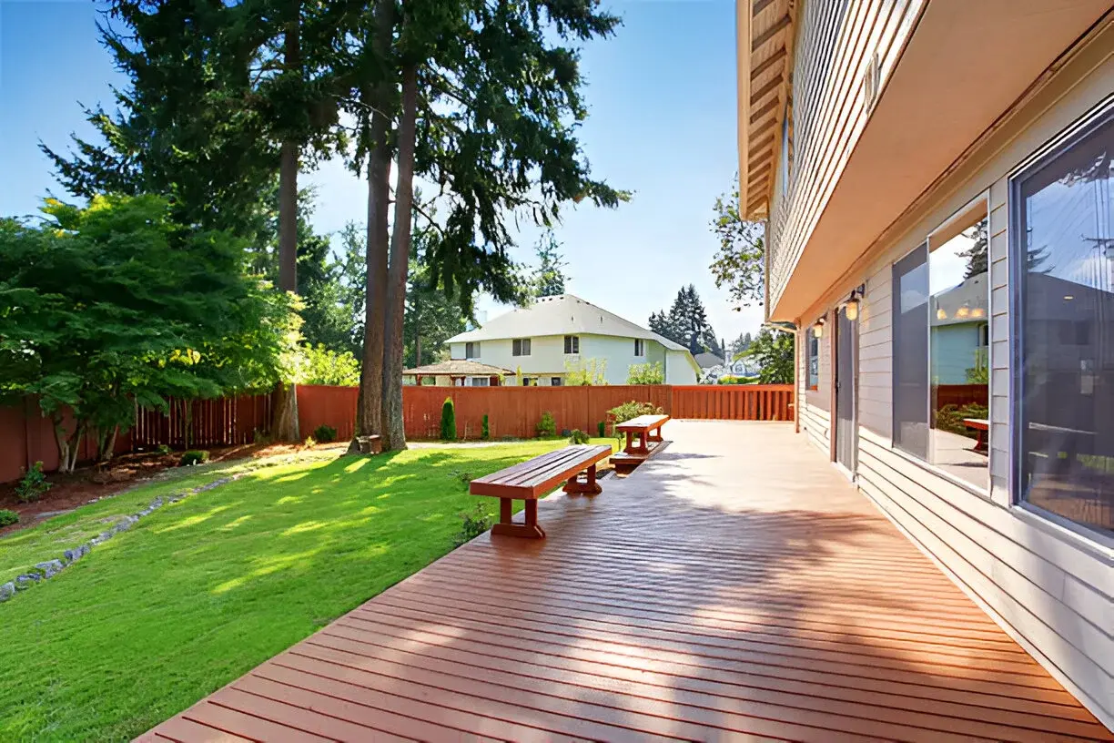 Deck and Fence Staining in Brampton